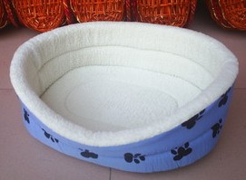 Lace pet bed