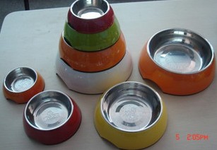 Single-bowl dog bowl skid