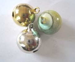 Pet toy / rubber ball ring