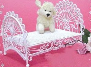 Wrought iron pet bed